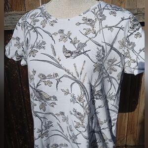 🐦‍⬛100% Cotton, Cozy Floral/Bird Print T-shirt, XL, Neutral Colors, Thick, Grea